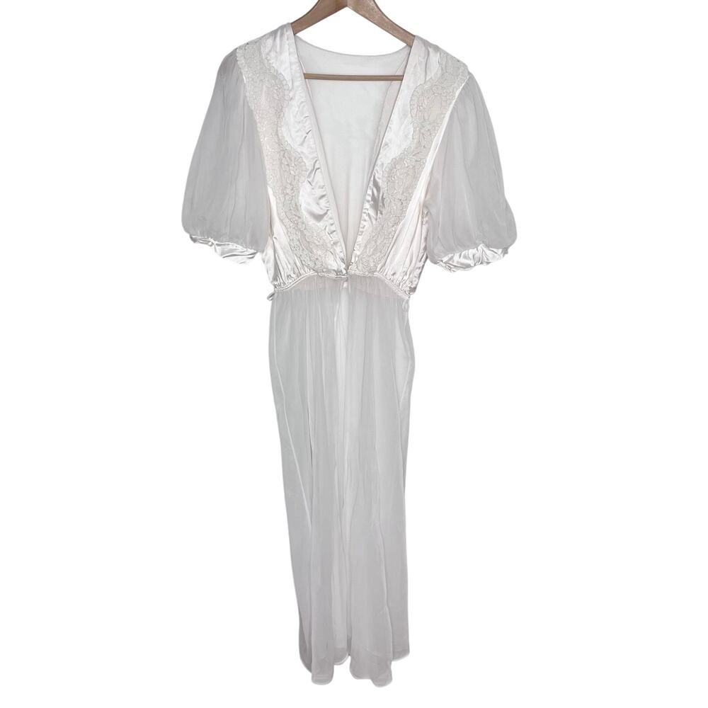 Victoria’s Secret Vintage White Lace Sheer Chiffon Robe Peignoir Large USA